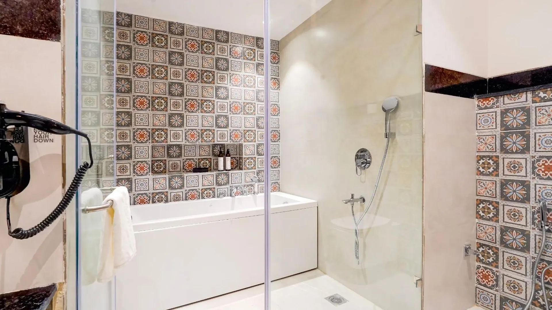 ****  Hotel Tark Plaza A Family Hotel Near Igi Airport Delhi New Delhi India