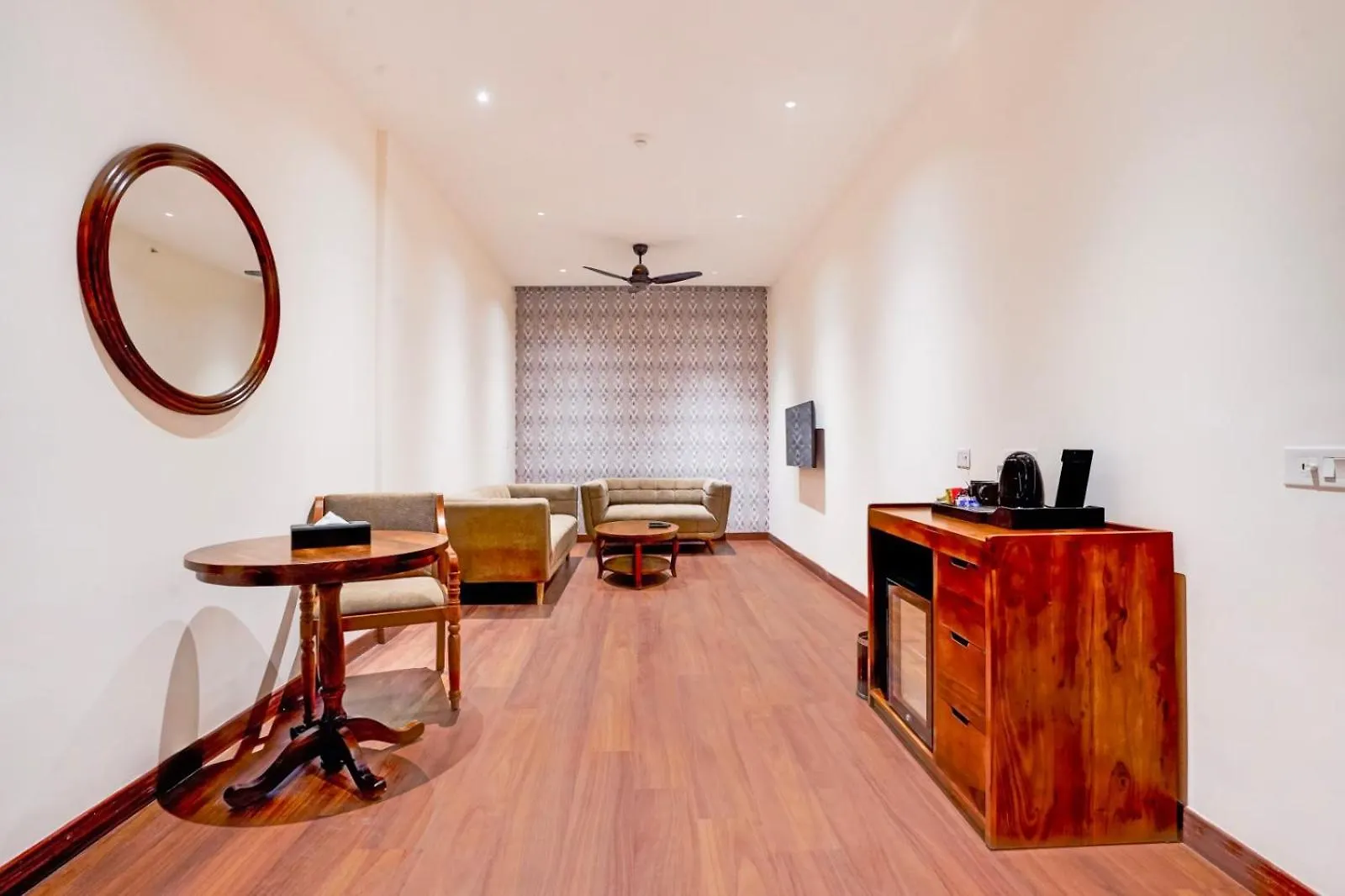 Hotel Tark Plaza A Family Hotel Near Igi Airport Delhi New Delhi India