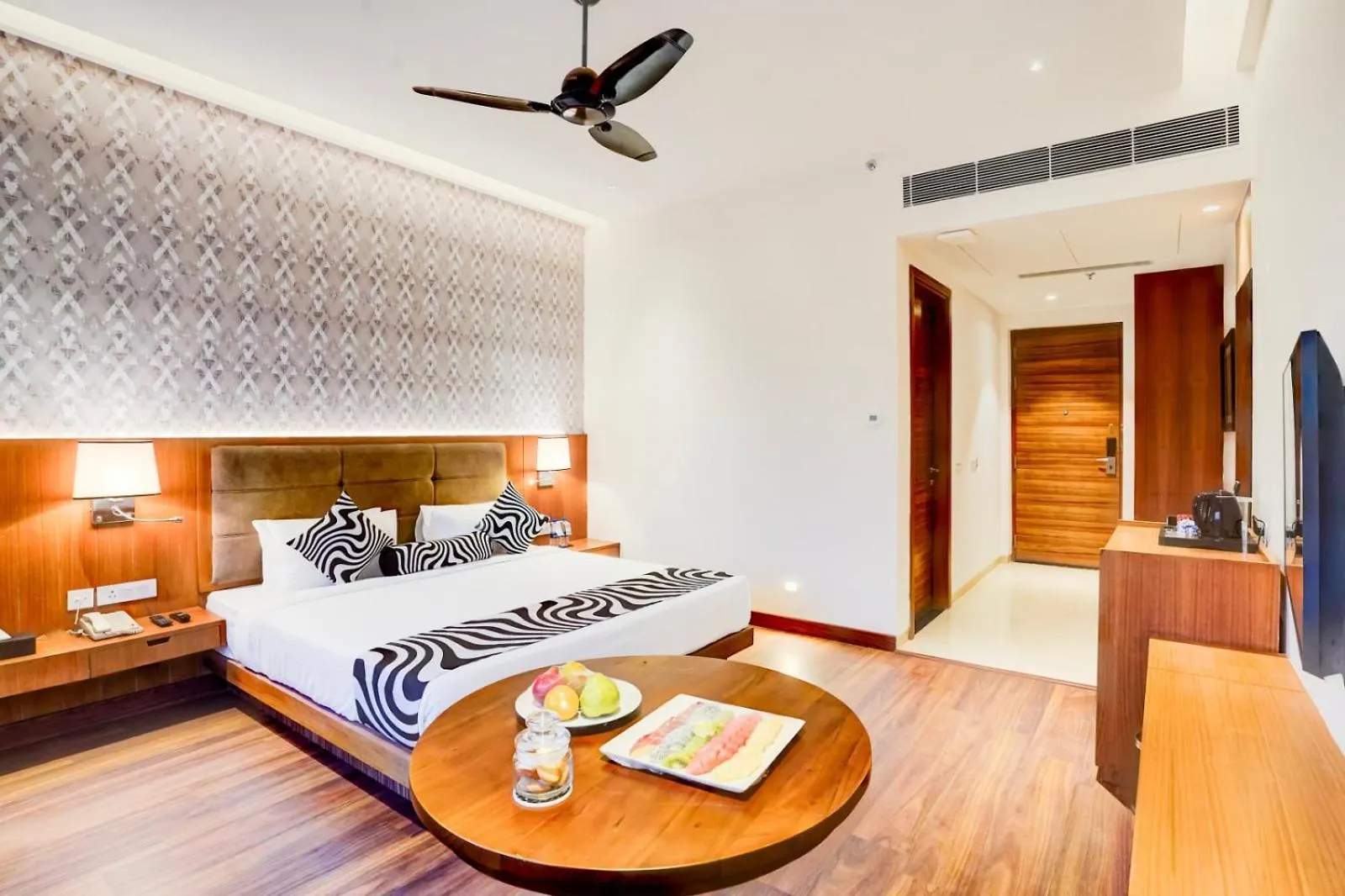 Hotel Tark Plaza A Family Hotel Near Igi Airport Delhi New Delhi