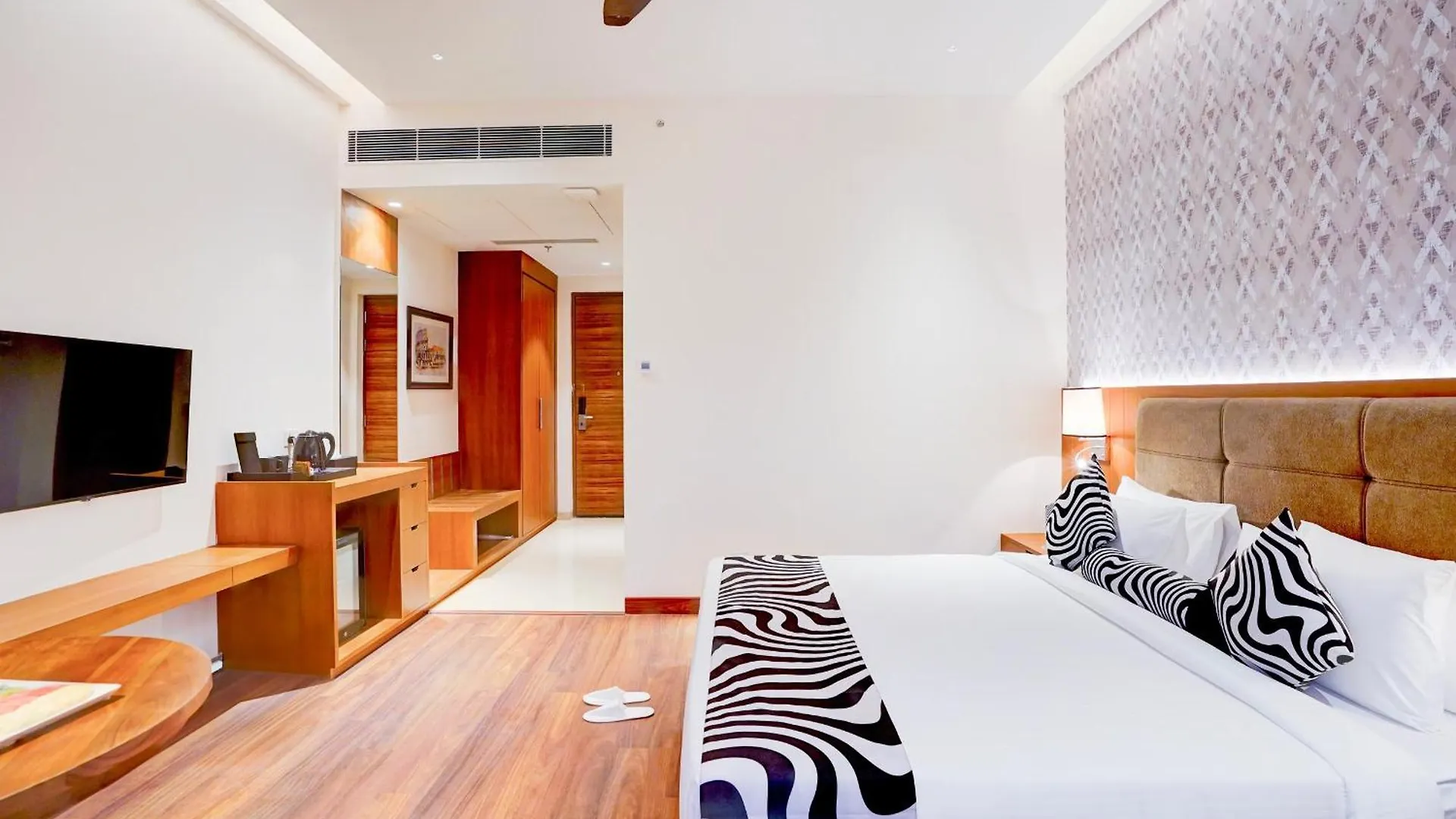Hotel Tark Plaza A Family Hotel Near Igi Airport Delhi New Delhi